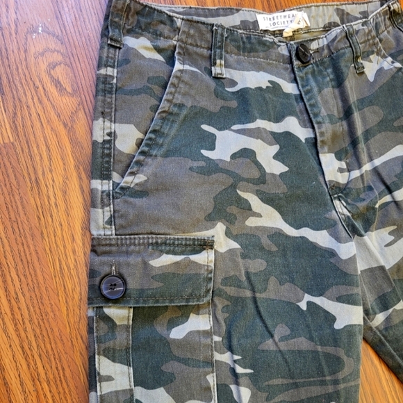 Streetwear Of Society Highrise Camo Cargo Pants Medium - Picture 5 of 10